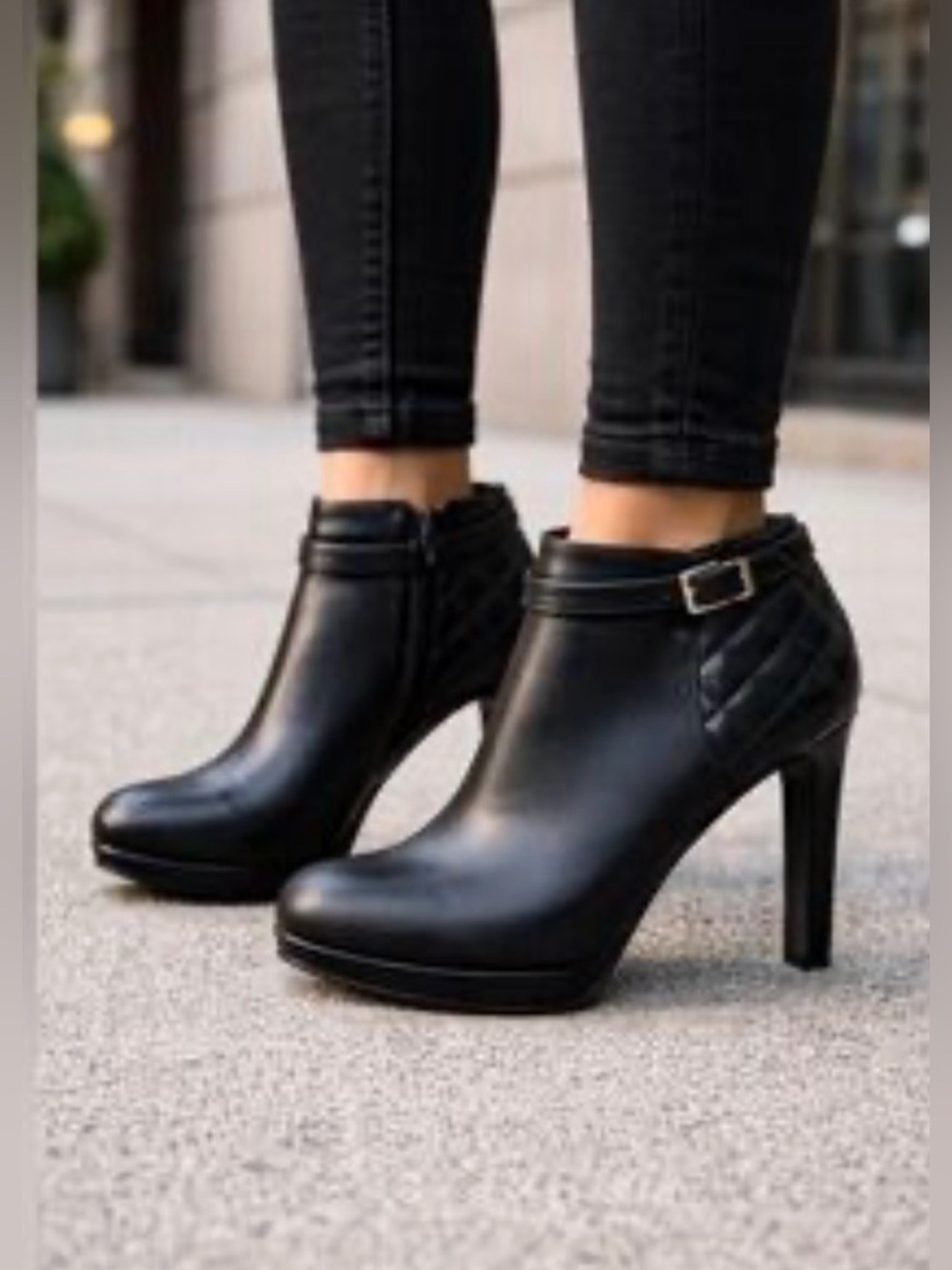 Kelly & Katie Black Faux Leather Ankle Boots-Side Zip Classic Booties. Size: US8